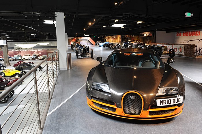 Tuy nhiên, chỉ có 5 chiếc Bugatti Veyron 16.4 Super Sport World Record Edition trên toàn thế giới trong đó có 1 chiếc tại bảo tàng Mullin.